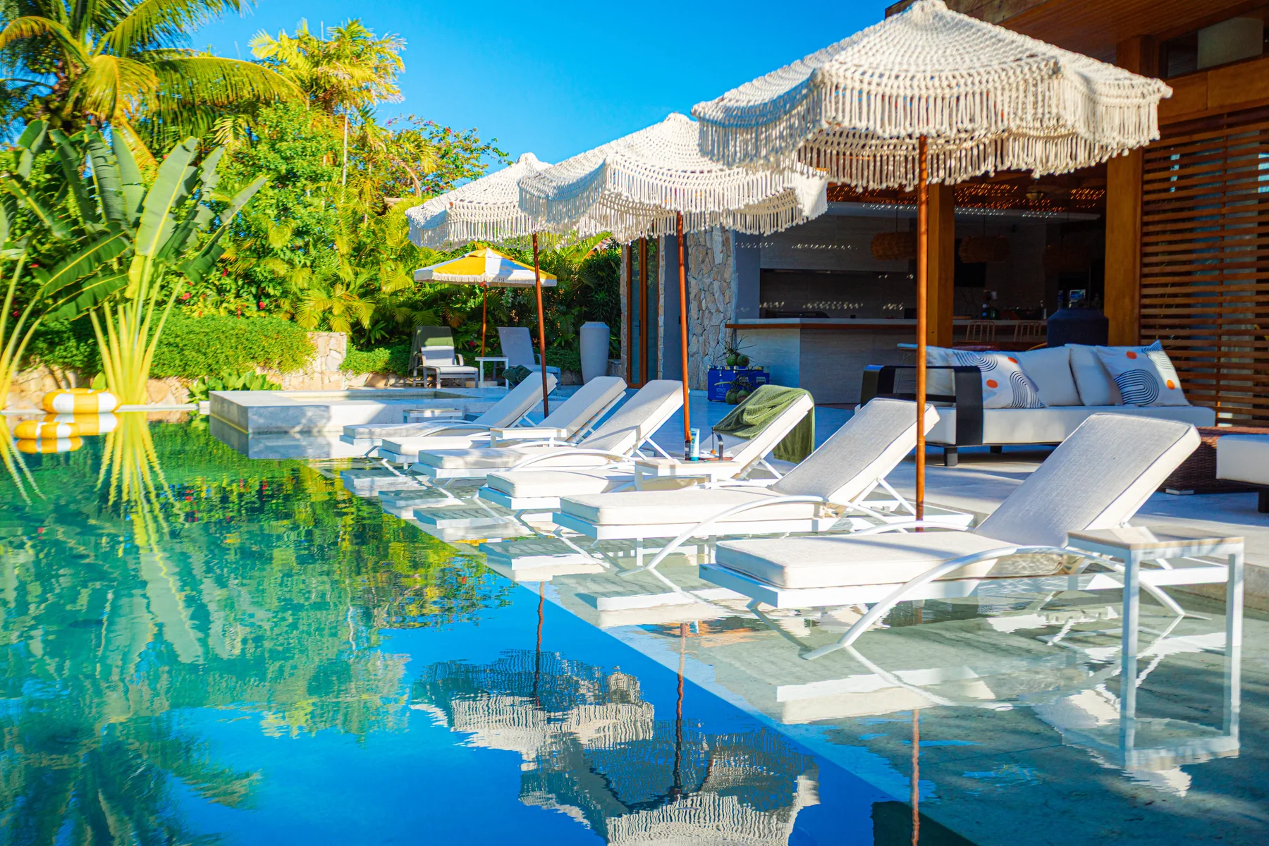 Piscina da casa Voyage Villas em Trancoso